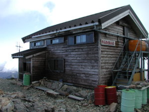 赤石岳避難小屋