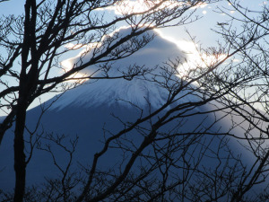 夕暮れ近い富士山