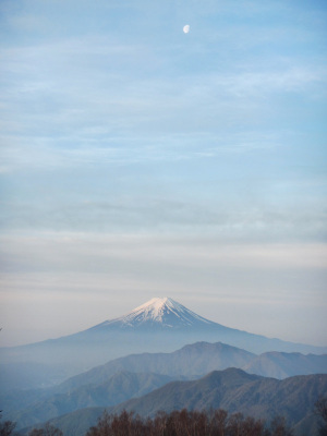 月と富士山